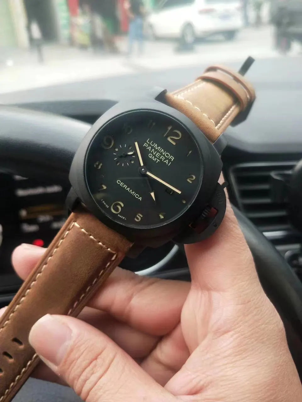 Panerai Ceramica GMT Leather - Hình 2