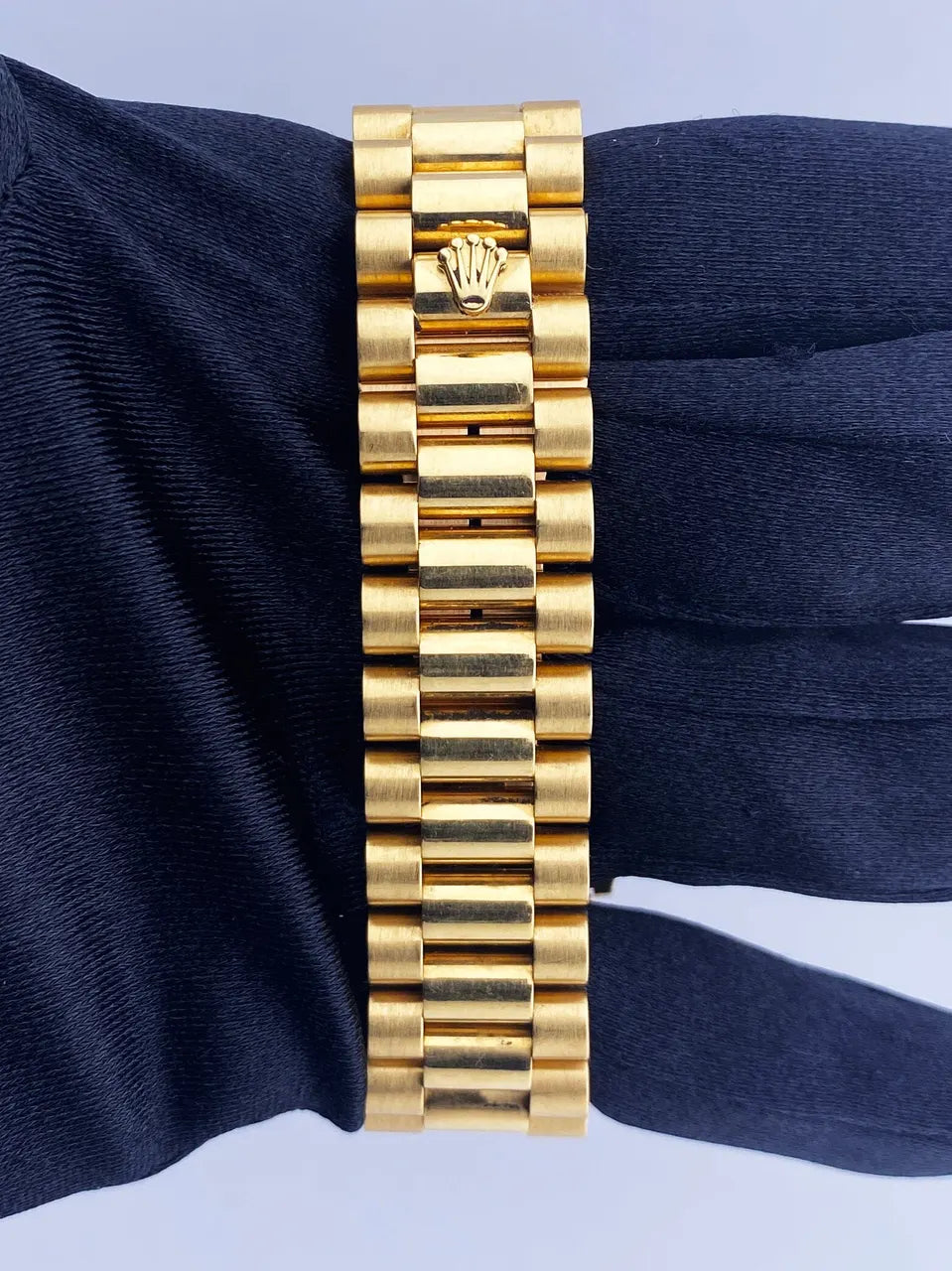 Rolex Day-Date Gold Diamond - Hình 6