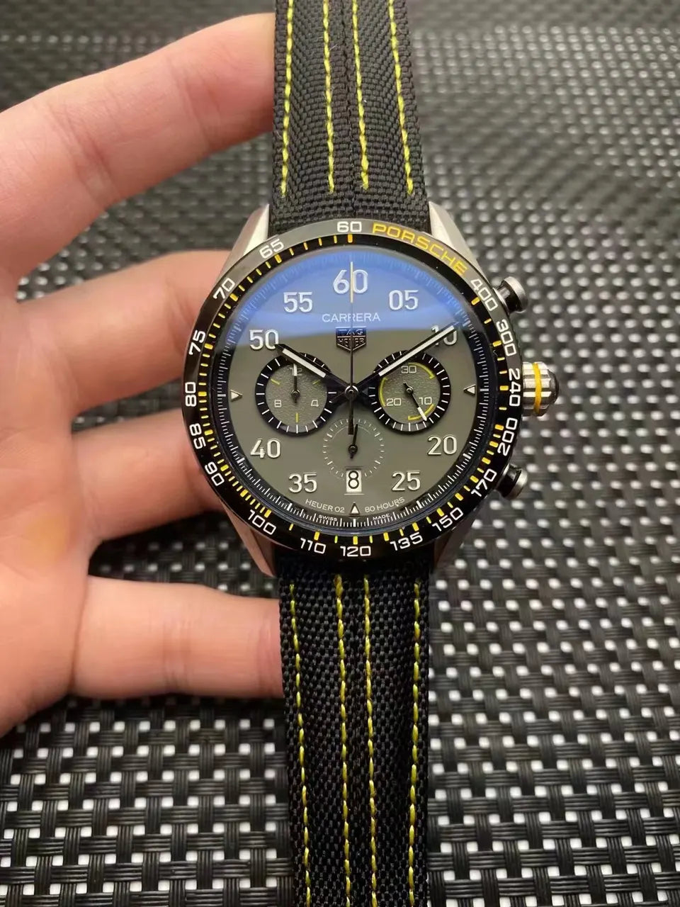 TAG Heuer Olive Dial - Hình 2