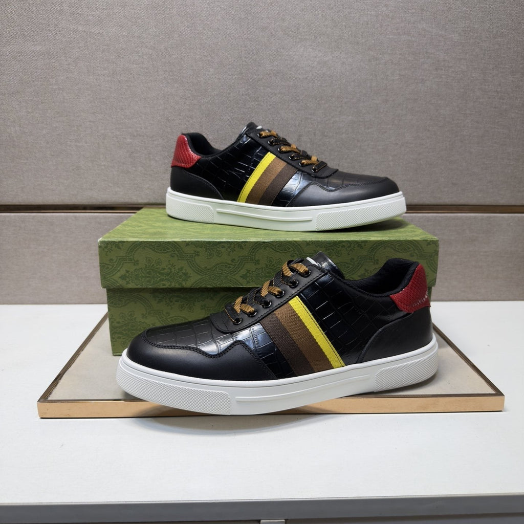 Gucci Black Stripe Low-Top Sneakers — front