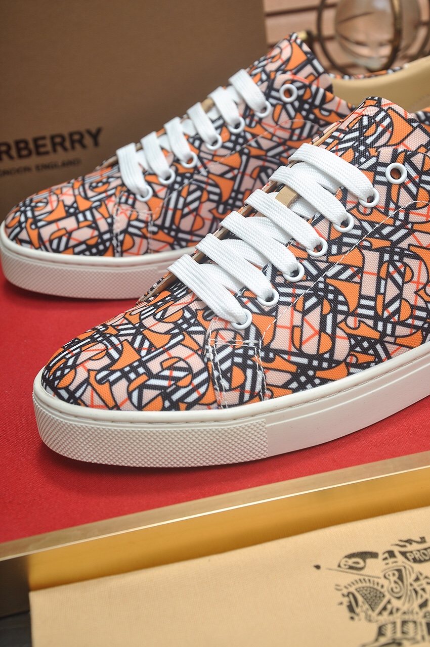 Burberry Orange Geometric Low-Top Sneakers — front