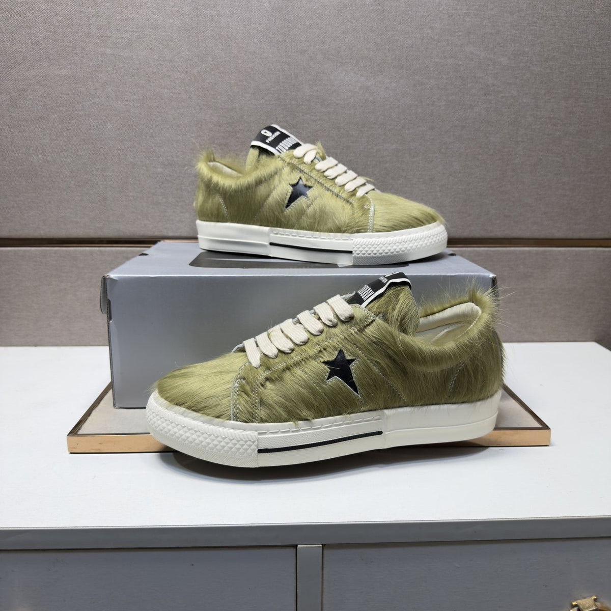Converse Textured Low-Top Sneakers — model
